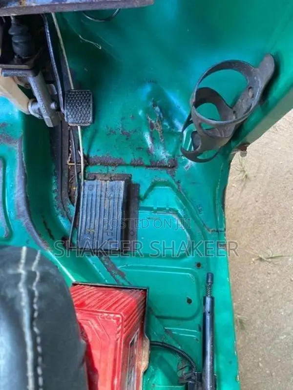 Bajaj RE 2013
