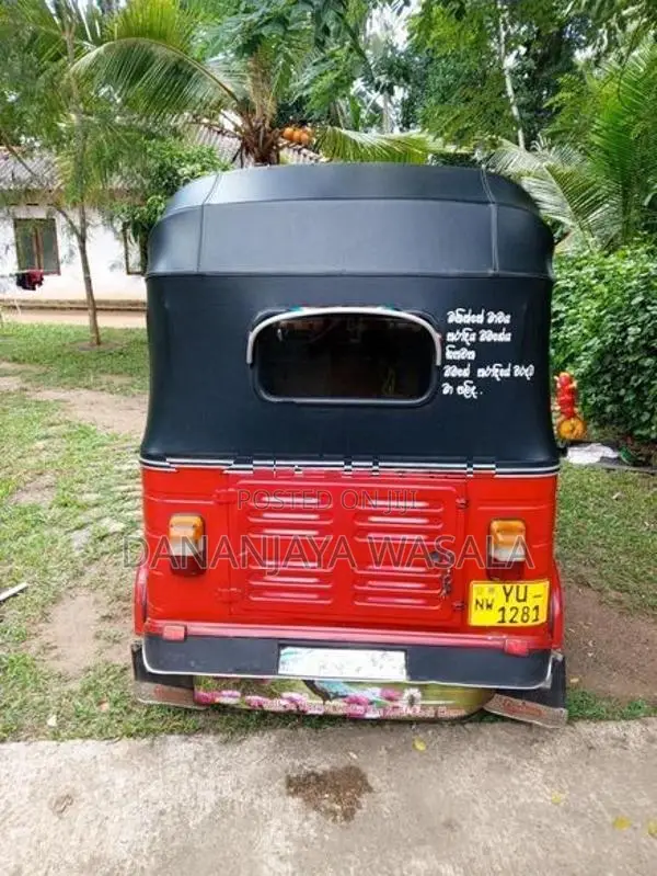 Bajaj RE 2011