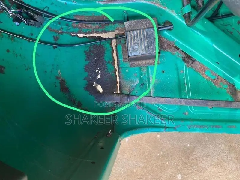 Bajaj RE 2013