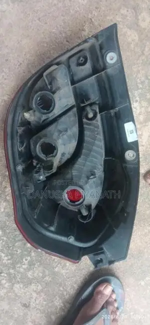 වම් පැති ලයිටි