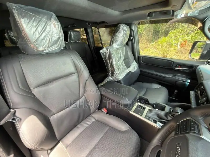 Toyota Land Cruiser Prado VX250 2024