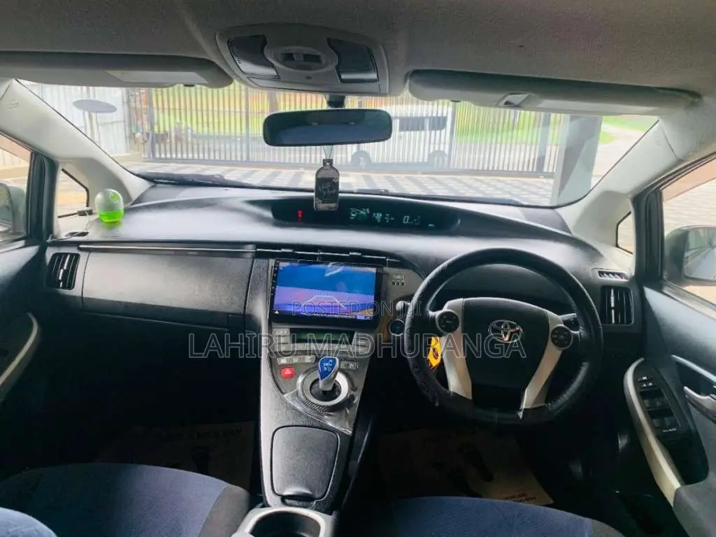 Toyota Prius 2013 Car (Used)