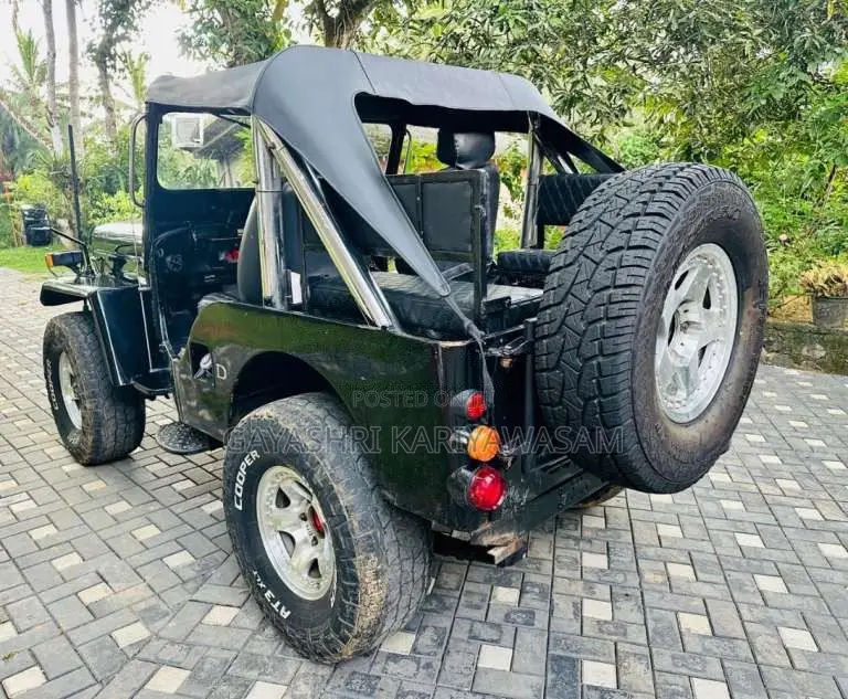 Mitsubishi 4DR5 Safari 1970 SUV (Used)
