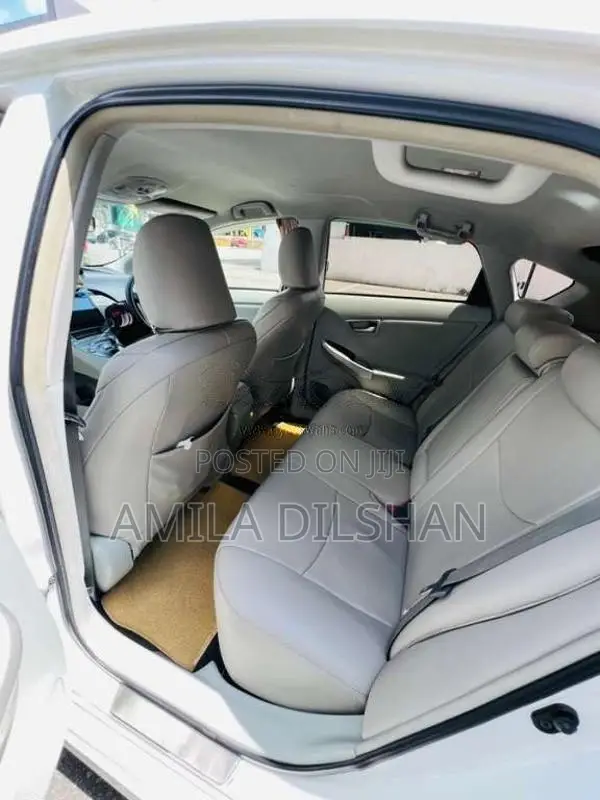 Toyota Prius 2016 Car (Used)