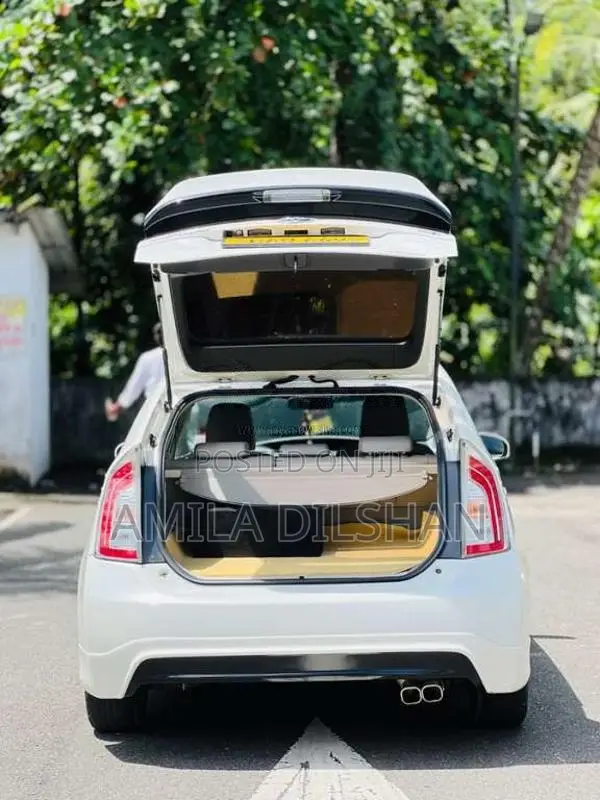 Toyota Prius 2016 Car (Used)