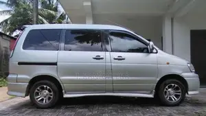 Toyota TownAce Noah Kr42 2000 Van (Used)
