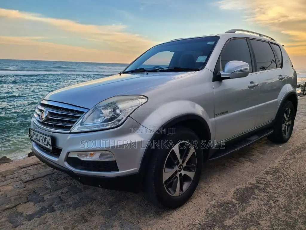 Micro Rexton 2017 SUV (Used)