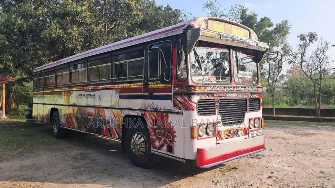 Ashok-Leyland Hino Power 2006 Bus (Used)
