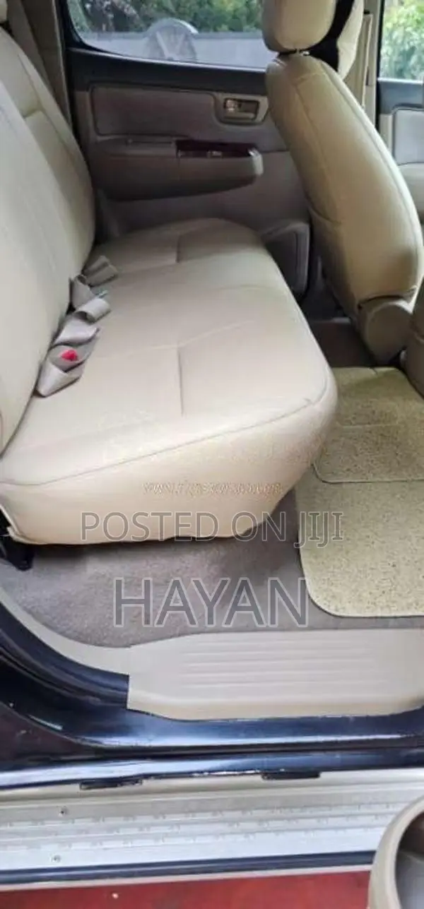 Toyota Hilux 2011 Pickup (Used)