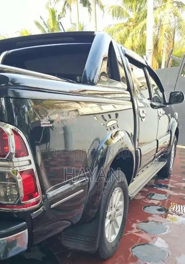 Toyota Hilux 2011 Pickup (Used)