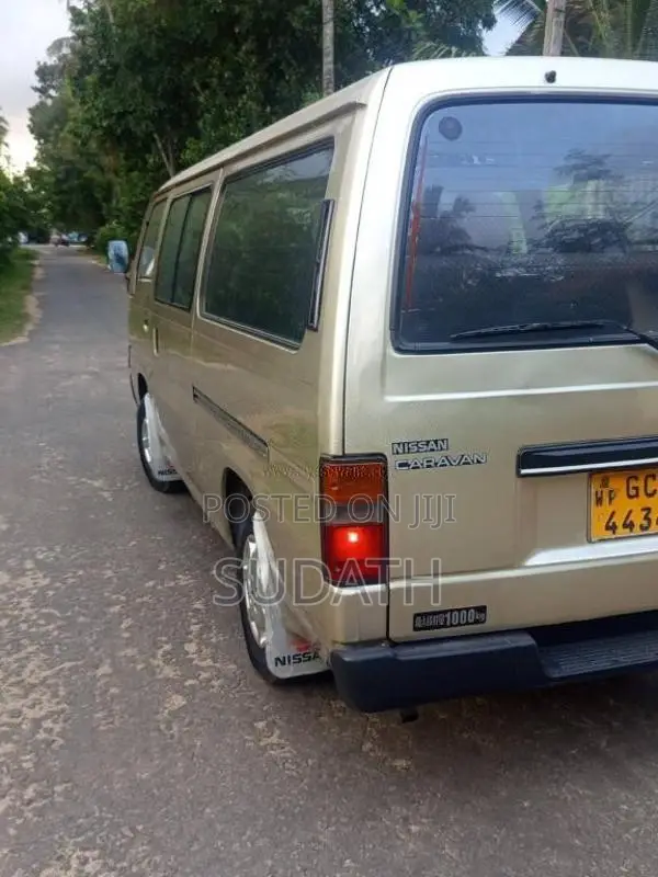Nissan Caravan 1996 Van (Used)