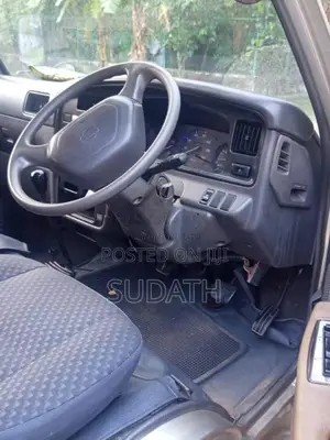 Nissan Caravan 1996 Van (Used)