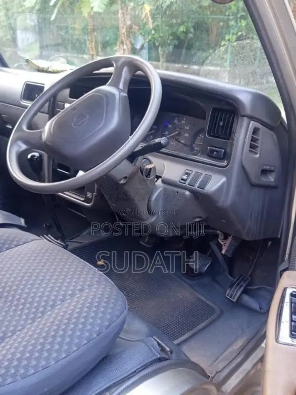 Nissan Caravan 1996 Van (Used)