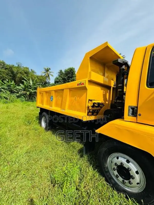 Ashok-Leyland Leyland Cargo Tipper 2012 Lorry (Used)