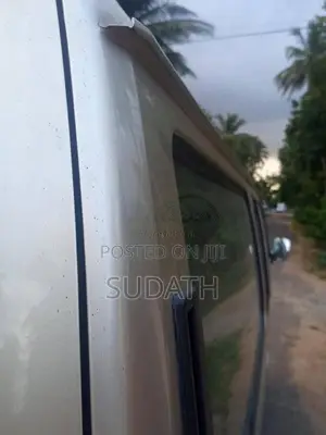 Nissan Caravan 1996 Van (Used)