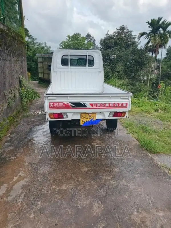 Mitsubishi UT61 2006 Lorry (Used)