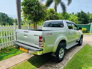 Toyota Hilux 2007 Pickup (Used)