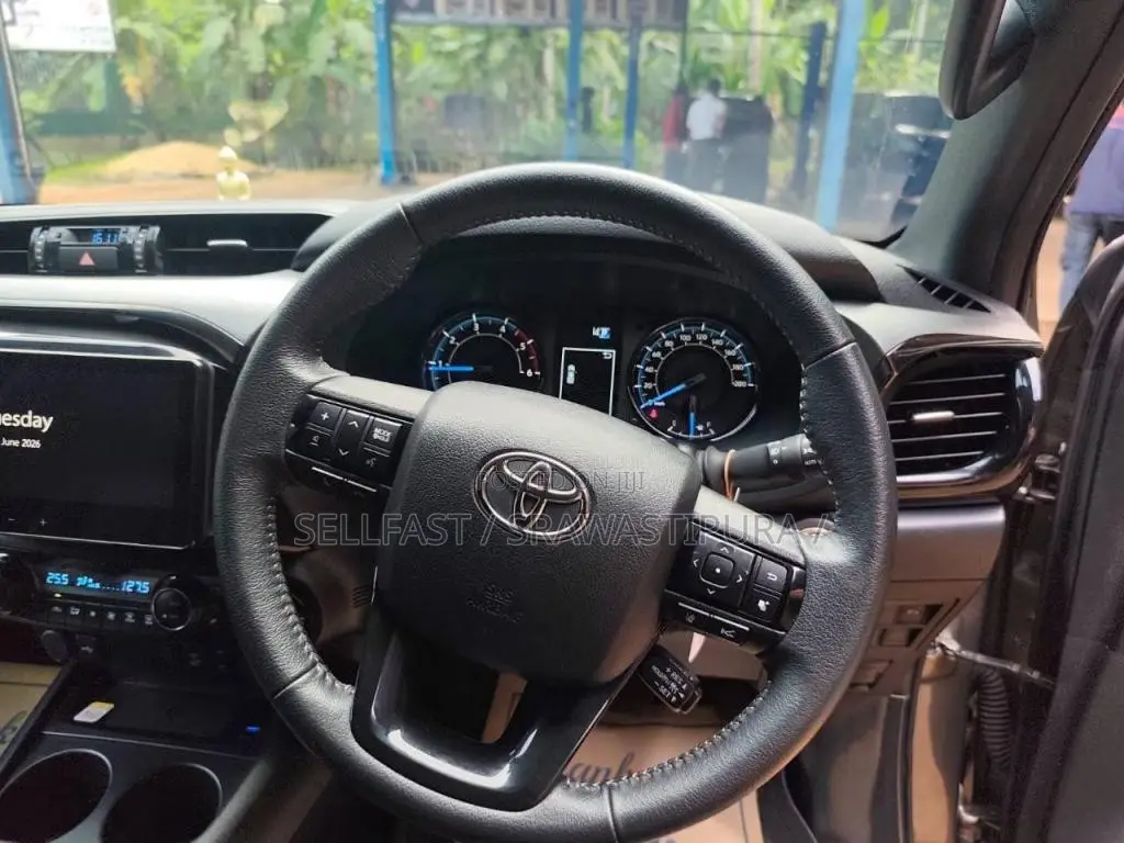 Toyota Rocco 2024 Pickup (Used)
