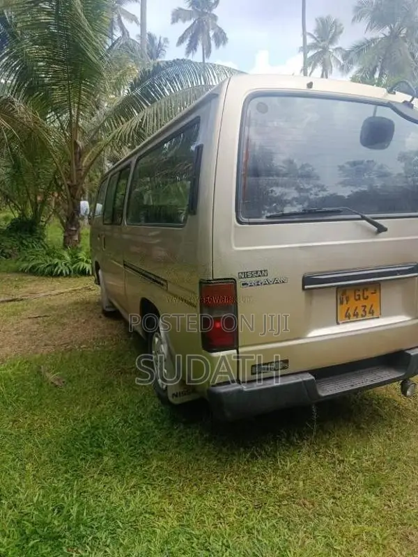 Nissan Caravan 1996 Van (Used)