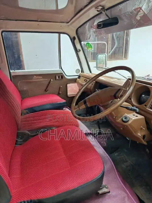 Nissan Caravan Vrge 23 1981 Van (Used)