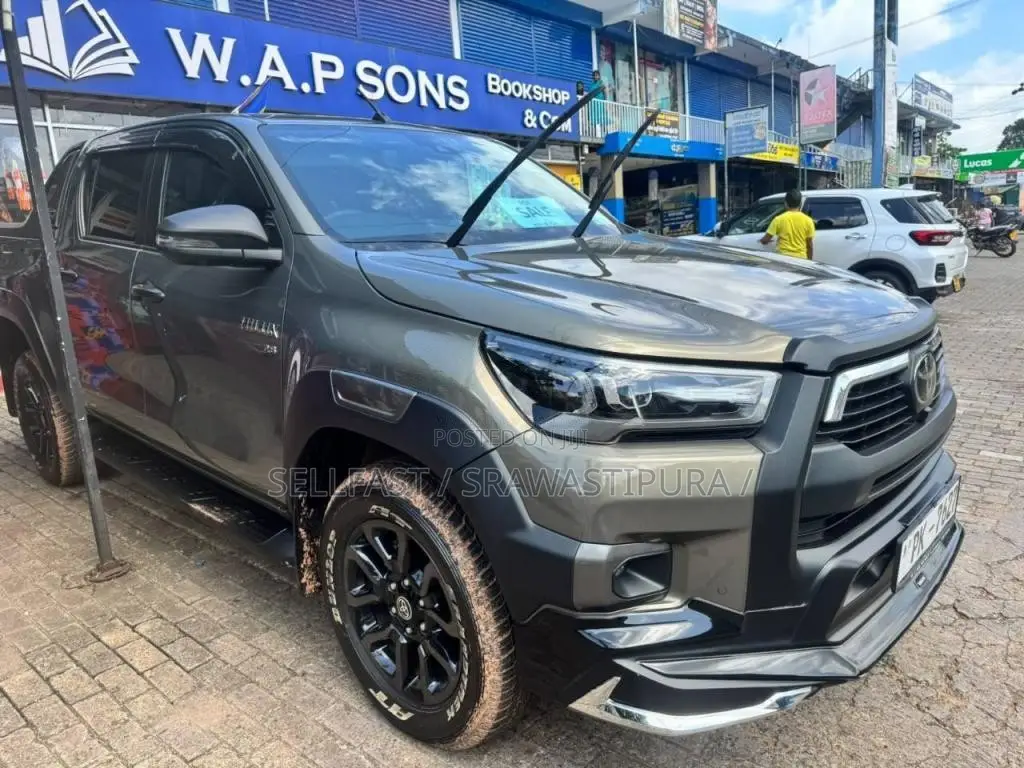 Toyota Rocco 2024 Pickup (Used)