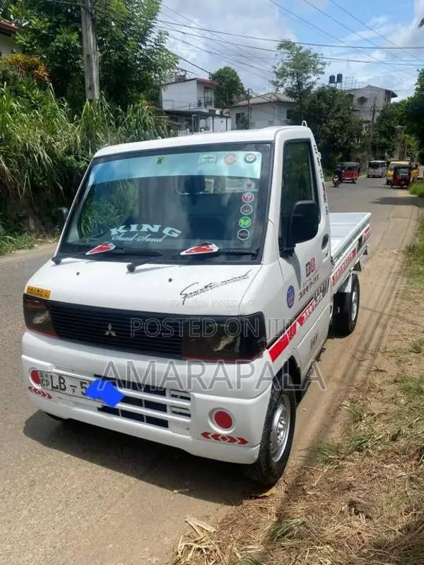 Mitsubishi UT61 2006 Lorry (Used)