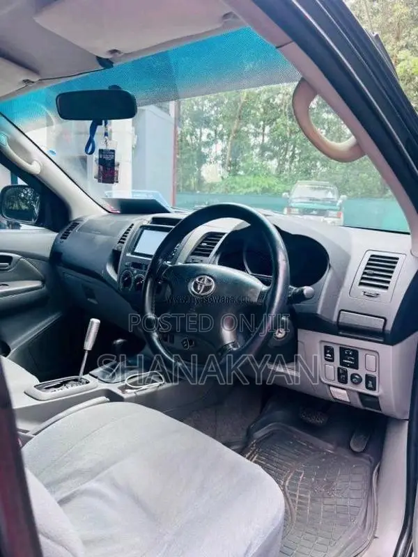 Toyota Hilux Vigo 3L 2008 Pickup (Used)