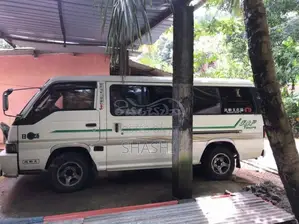 Nissan CARAVAN LONG 2001 Van (Used)