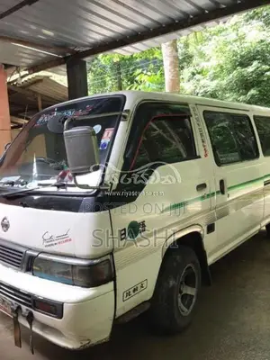 Nissan CARAVAN LONG 2001 Van (Used)