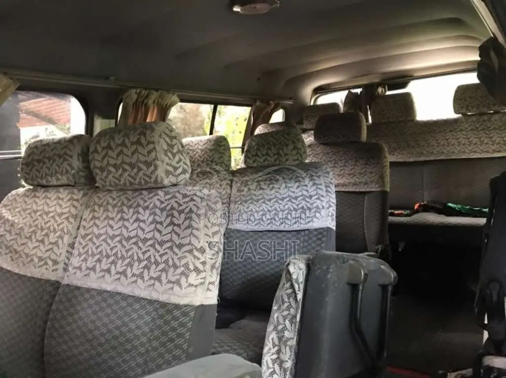 Nissan CARAVAN LONG 2001 Van (Used)