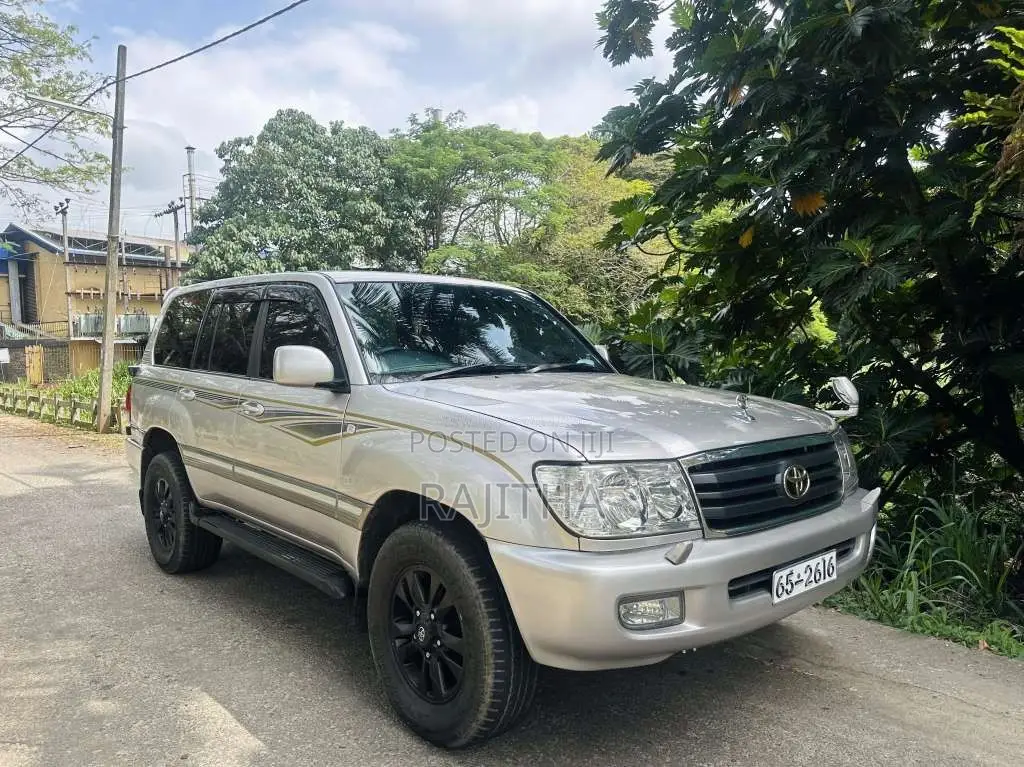 Toyota Land Cruiser 100 1998 SUV (Used)