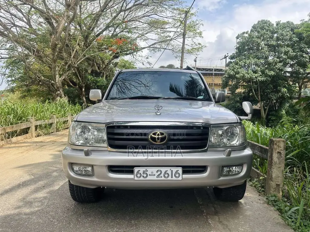 Toyota Land Cruiser 100 1998 SUV (Used)