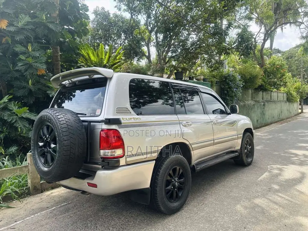 Toyota Land Cruiser 100 1998 SUV (Used)
