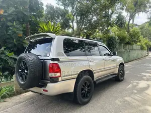 Toyota Land Cruiser 100 1998 SUV (Used)