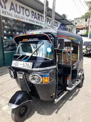 Bajaj RE 2009 Three Wheel (Used)