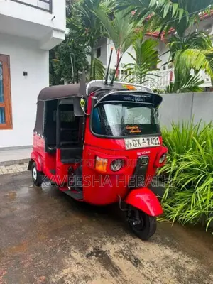 Bajaj 4 Stroke 2010 Three Wheel (Used)