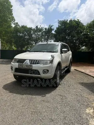 Mitsubishi Montero Spots 2011 SUV (Used)