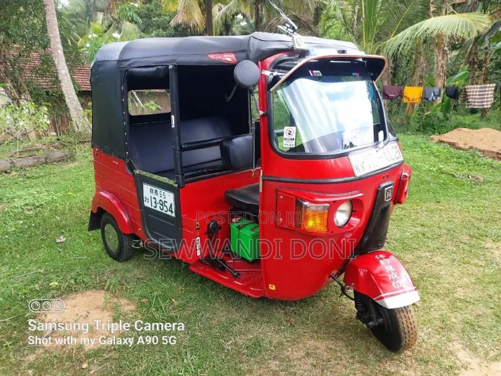 Bajaj RE 205 2012 Three Wheel (Used)