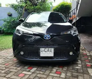 Toyota CHR HYBRID NGX10 2017 SUV (Used)