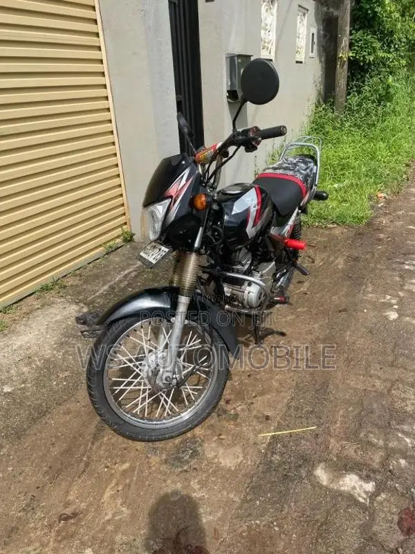 Bajaj CT-100 2015 Motorbike (Used)