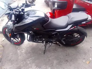Bajaj Pulsar N160 2025 Motorbike (Used)