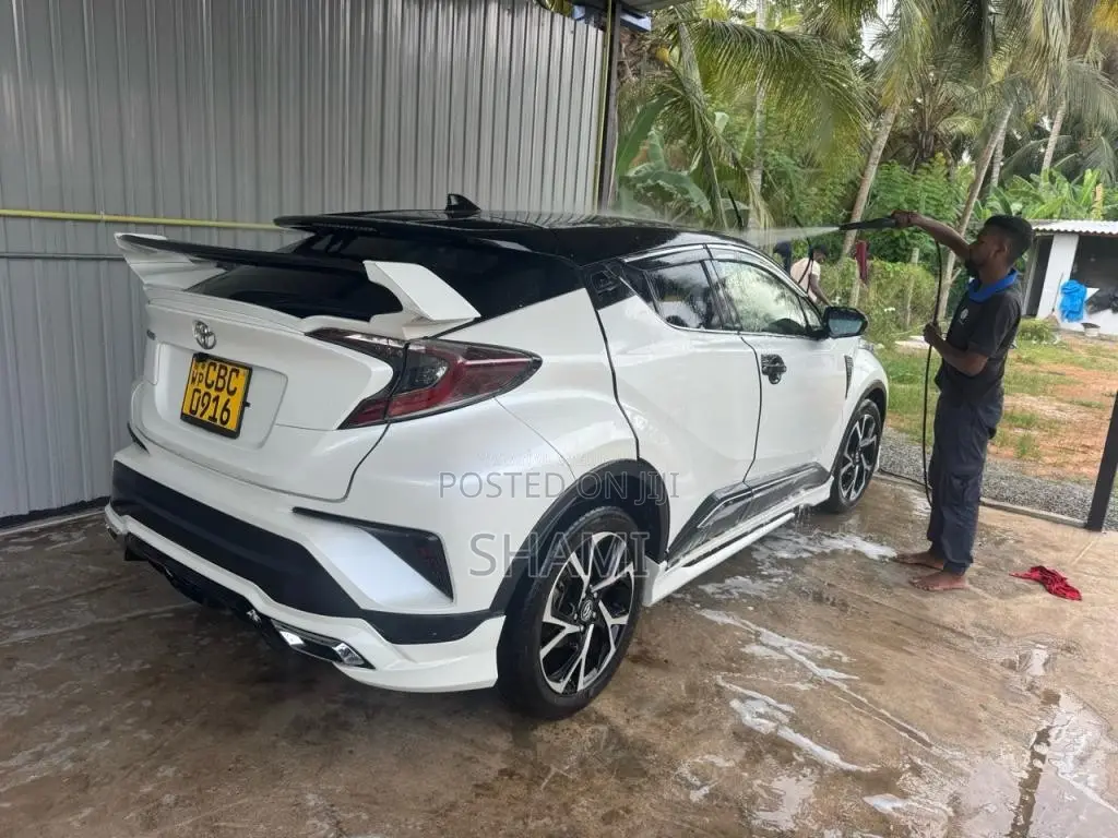 Toyota CHR 2017 SUV (Used)