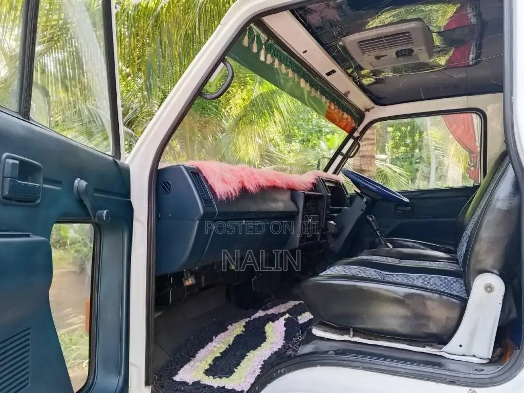 Isuzu NPR 4BE1 1990 Lorry (Used)