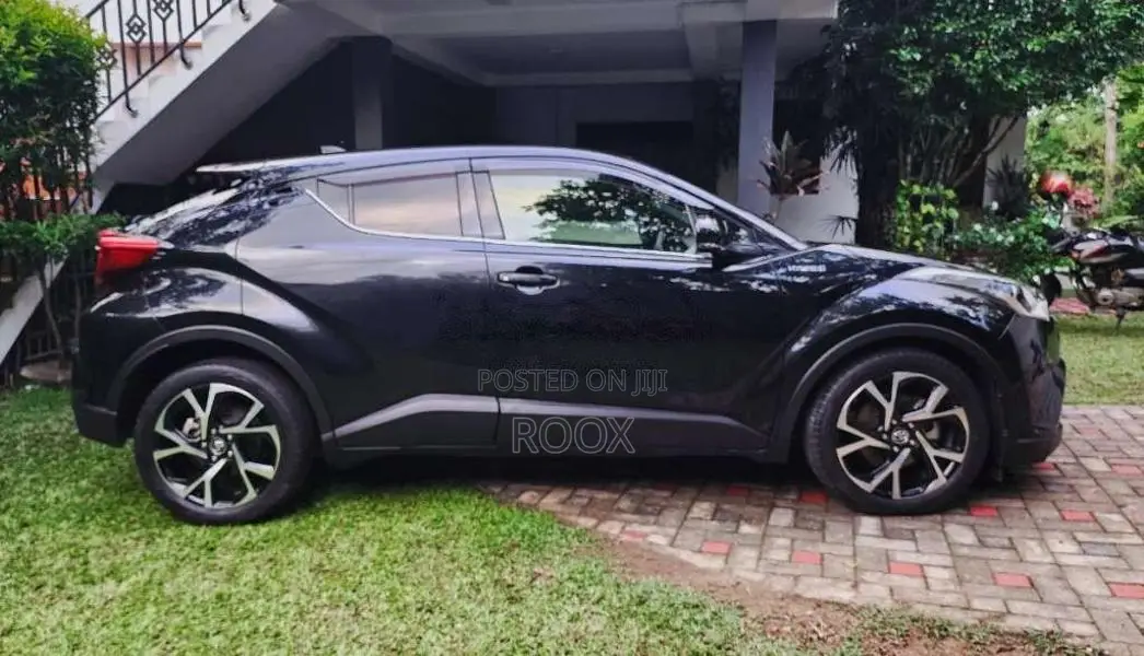 Toyota CHR HYBRID NGX10 2017 SUV (Used)