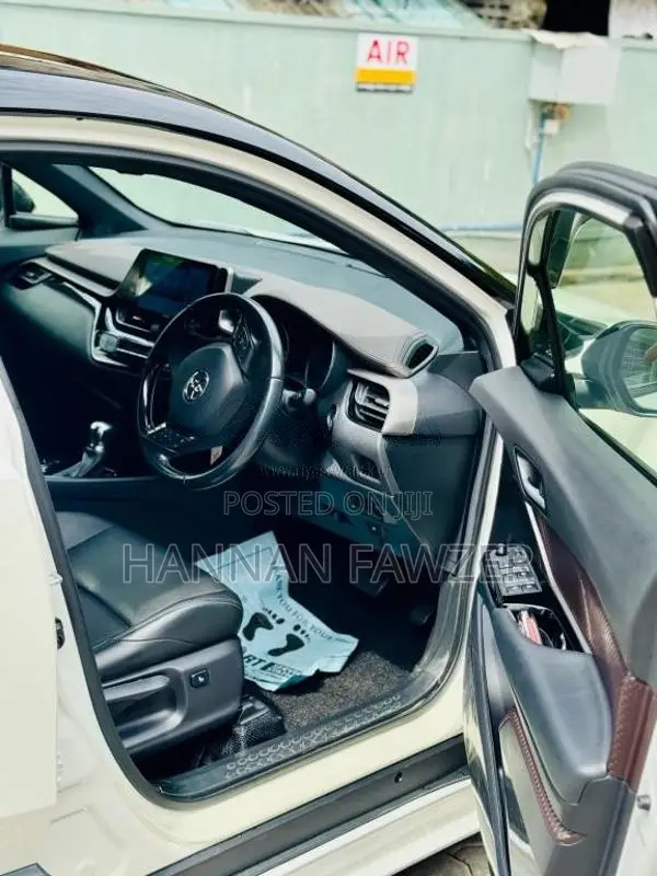 Toyota CHR NGX 10 2018 SUV (Used)