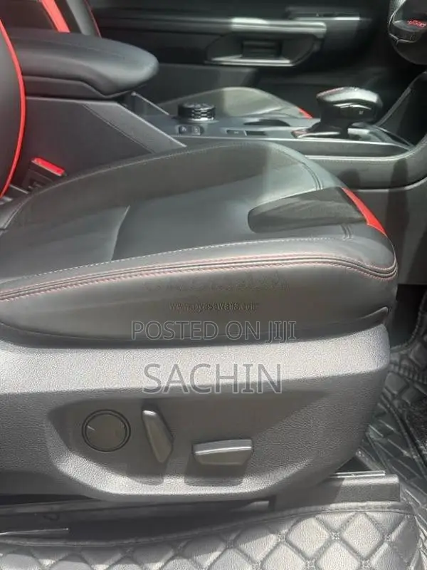 Ford Raptor 2025 SUV (Used)