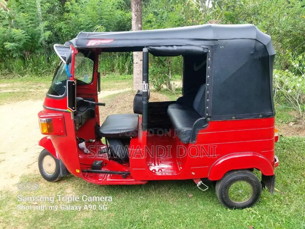 Bajaj RE 205 2012 Three Wheel (Used)