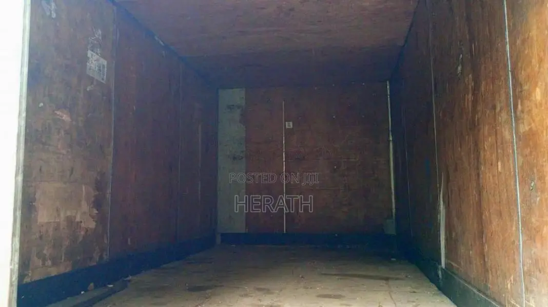 Eicher Mitsubishi 1995 Lorry (Used)