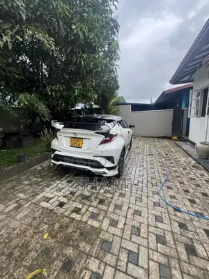 Toyota CHR 2017 SUV (Used)