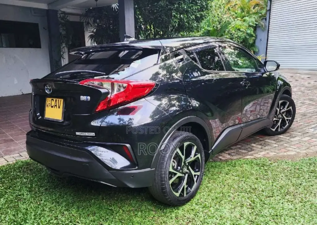 Toyota CHR HYBRID NGX10 2017 SUV (Used)